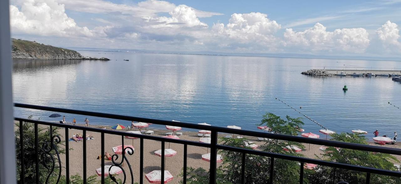Villa Lazuren Bryag Chernomorets Eksteriør billede